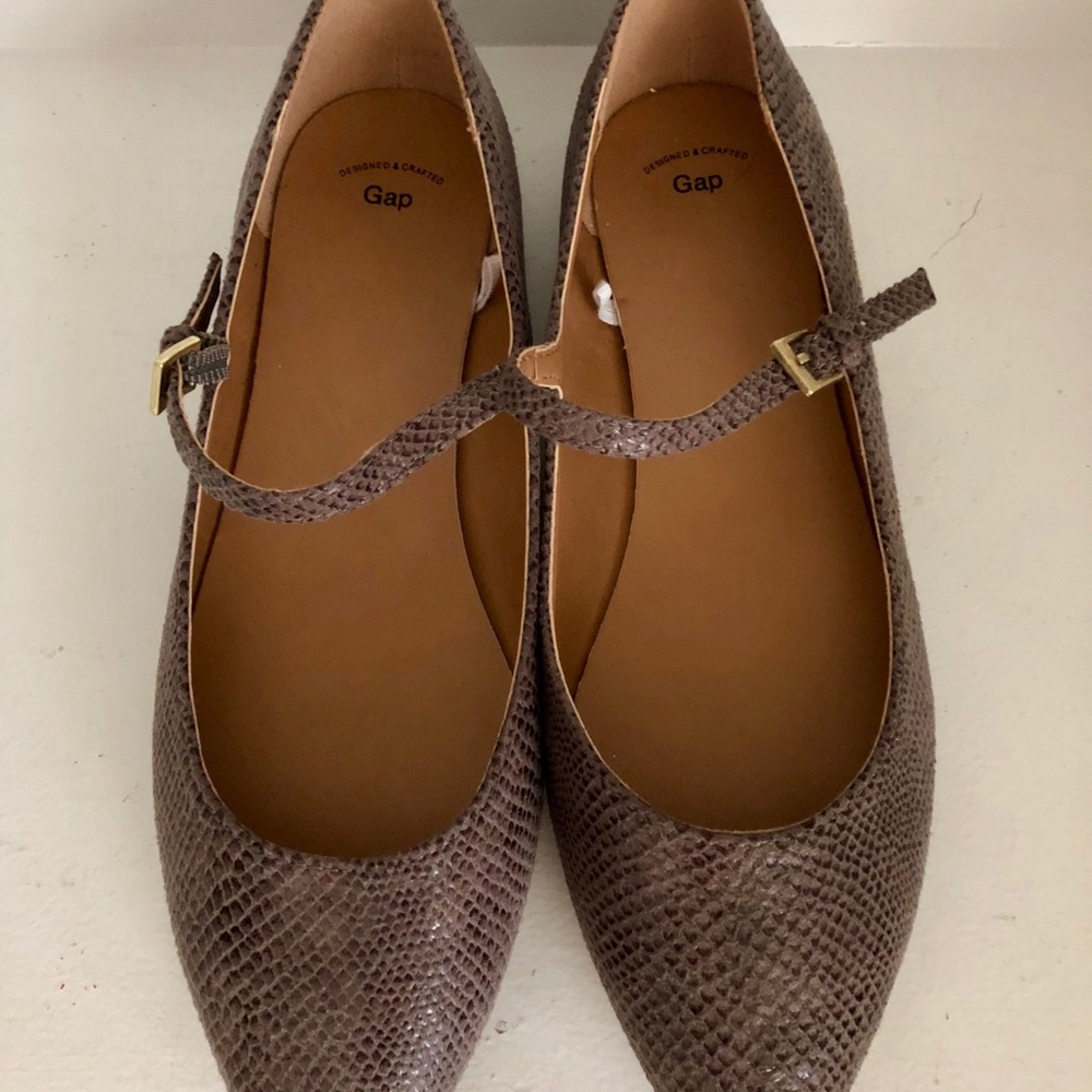 GAP ankle strap flats NWOT women’s 9
